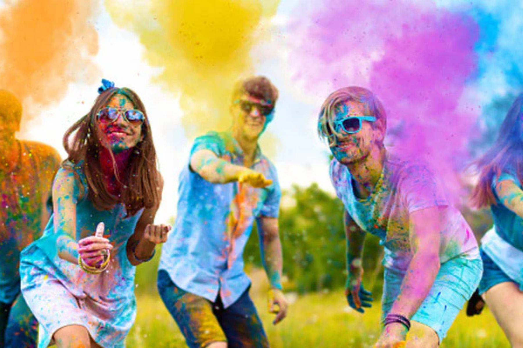 10 Best Holi Outfit Ideas 2026: White Kurta, Ethnic and Modern Styles